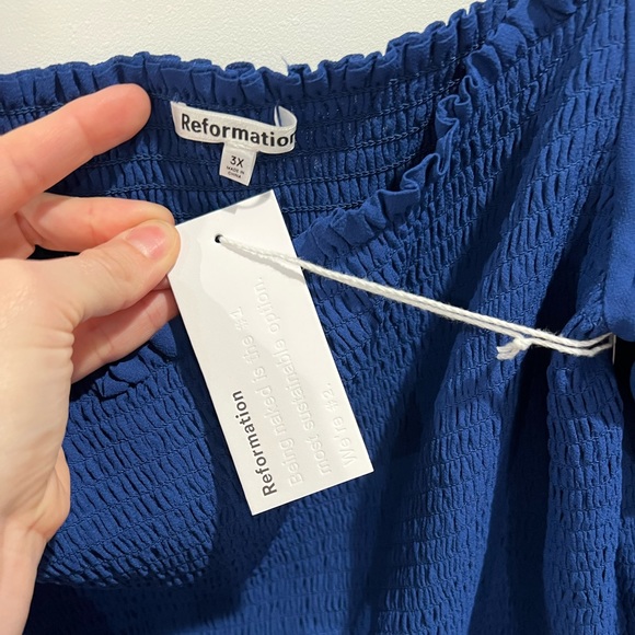 🌷NWT Reformation blue pinto smocked top - Picture 7 of 9